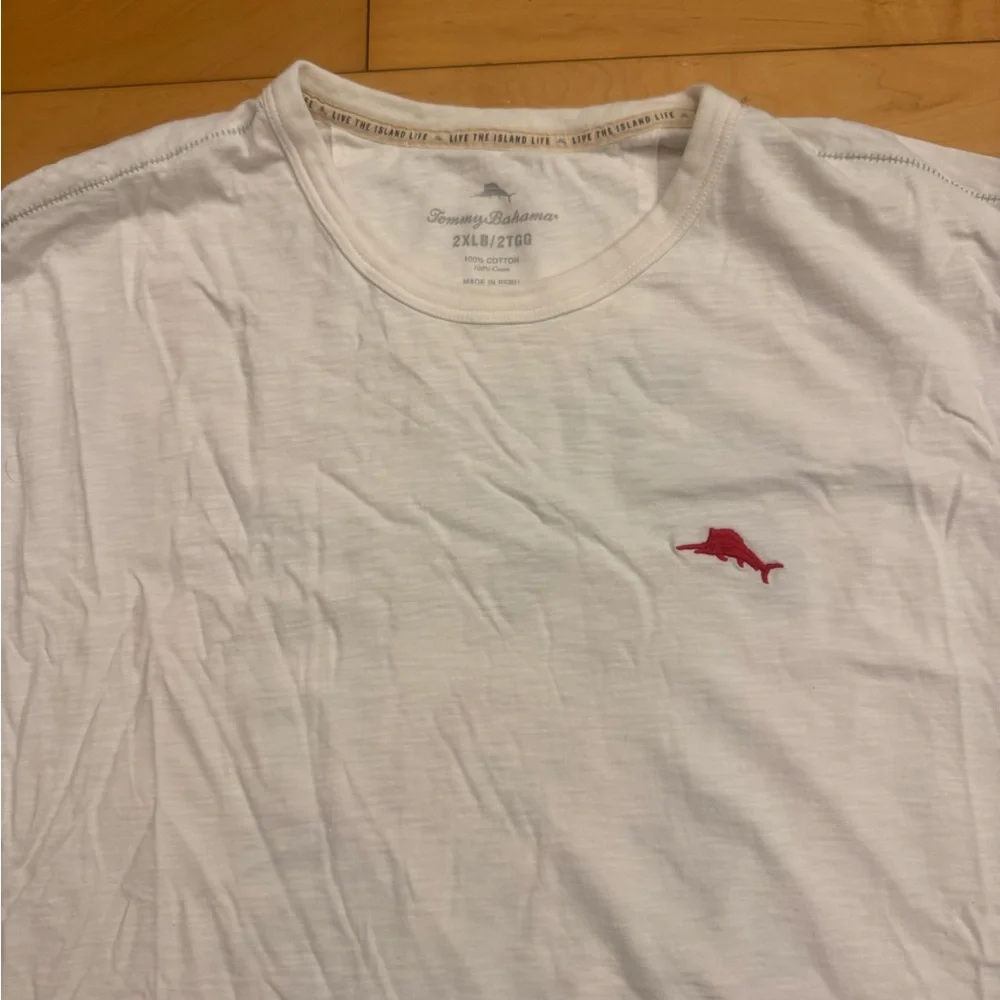 Tommy Bahama White Long Sleeve Shirt with Red Accent - Picture 2 of 4